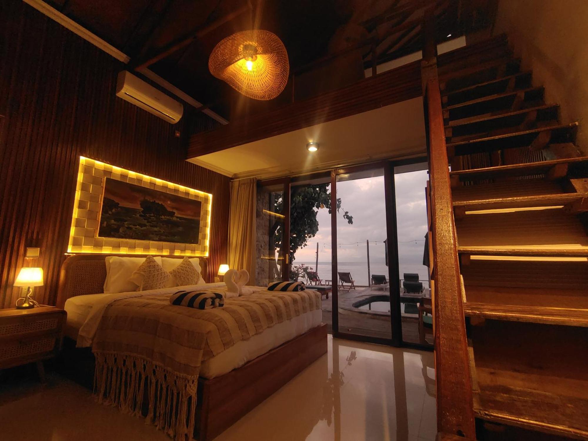 Kuldesak Front & Bar Villa Batununggul