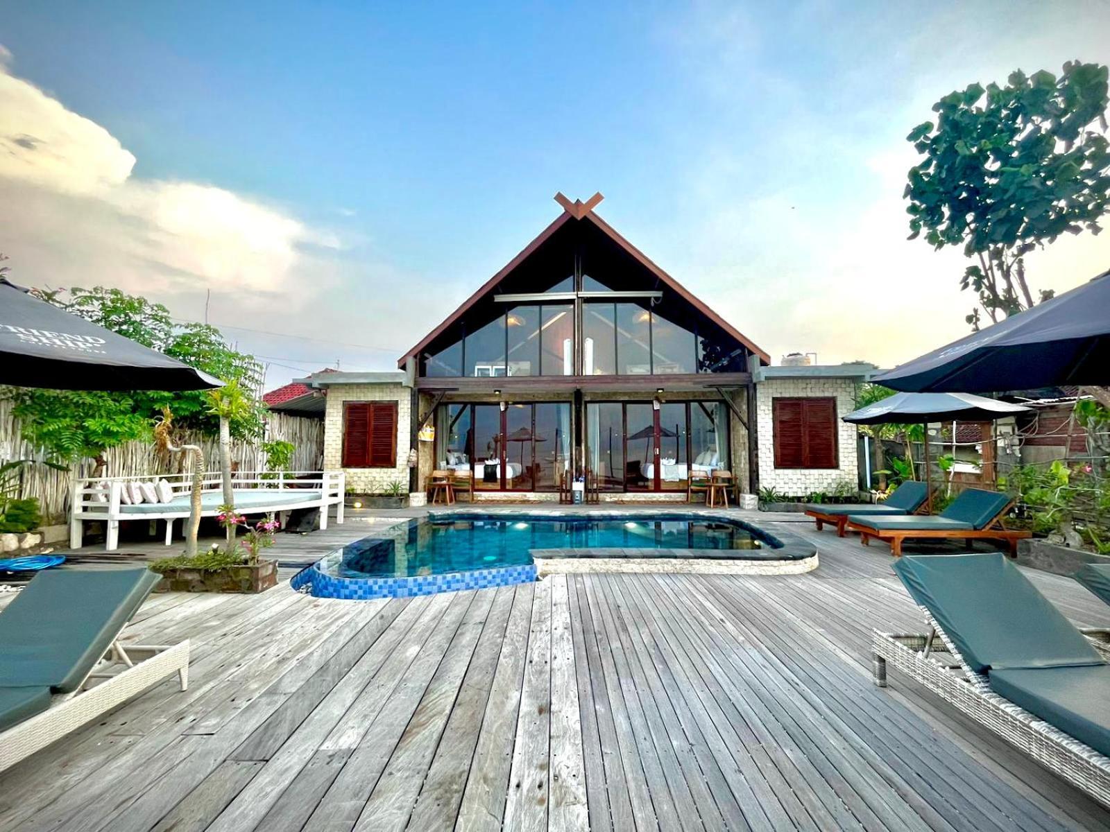 Kuldesak Front & Bar Villa Batununggul